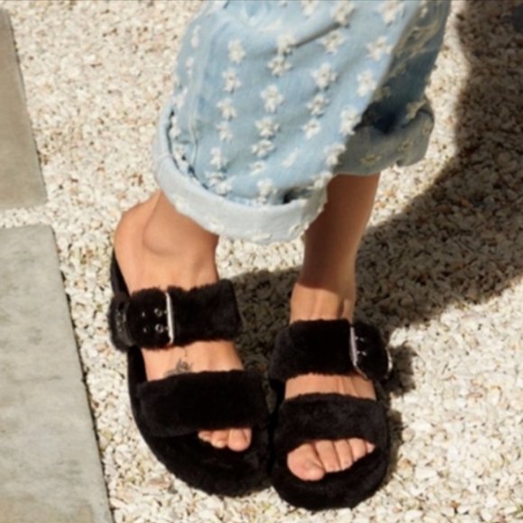 UGG FUZZ YEAH GENUINE SHEARLING SLIPPER SANDAL MSRP$99 1 Color: Black - Picture 13 of 13